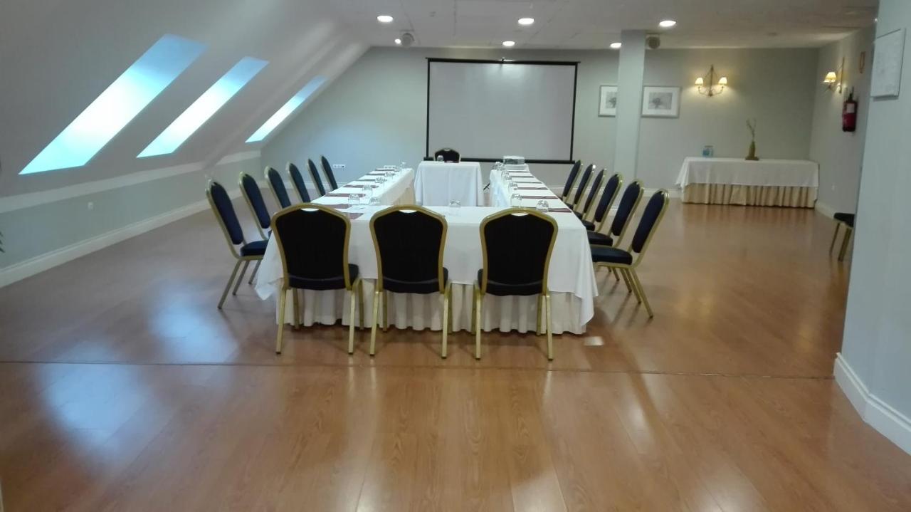 Fc Infantas De Leon Hotel Екстериор снимка