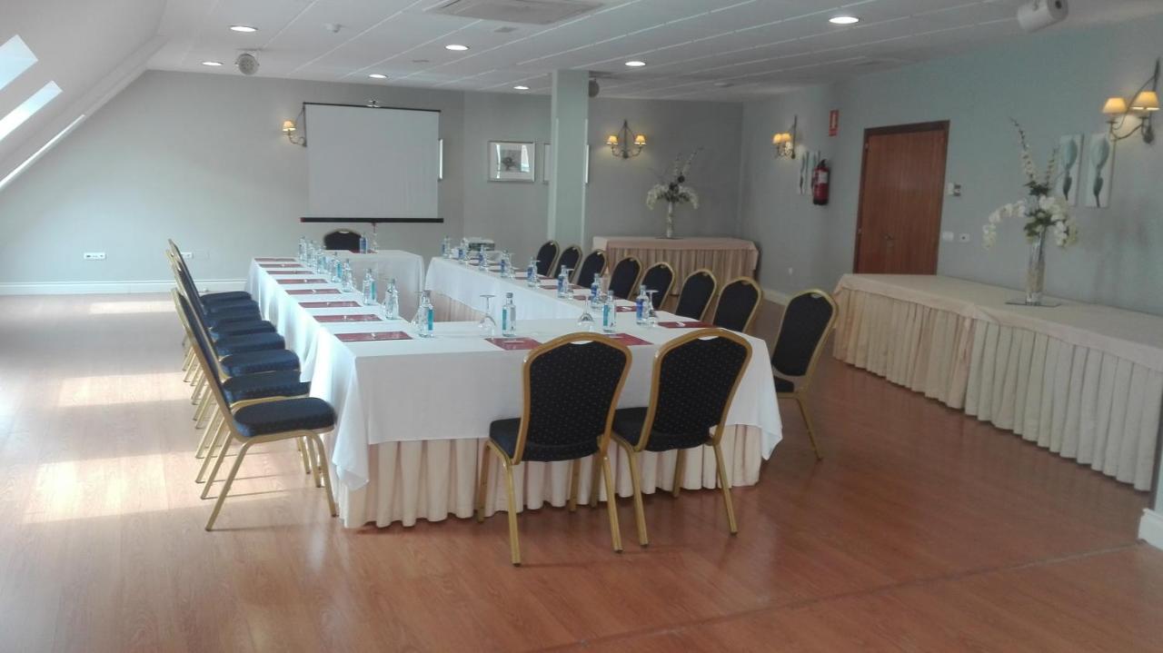 Fc Infantas De Leon Hotel Екстериор снимка