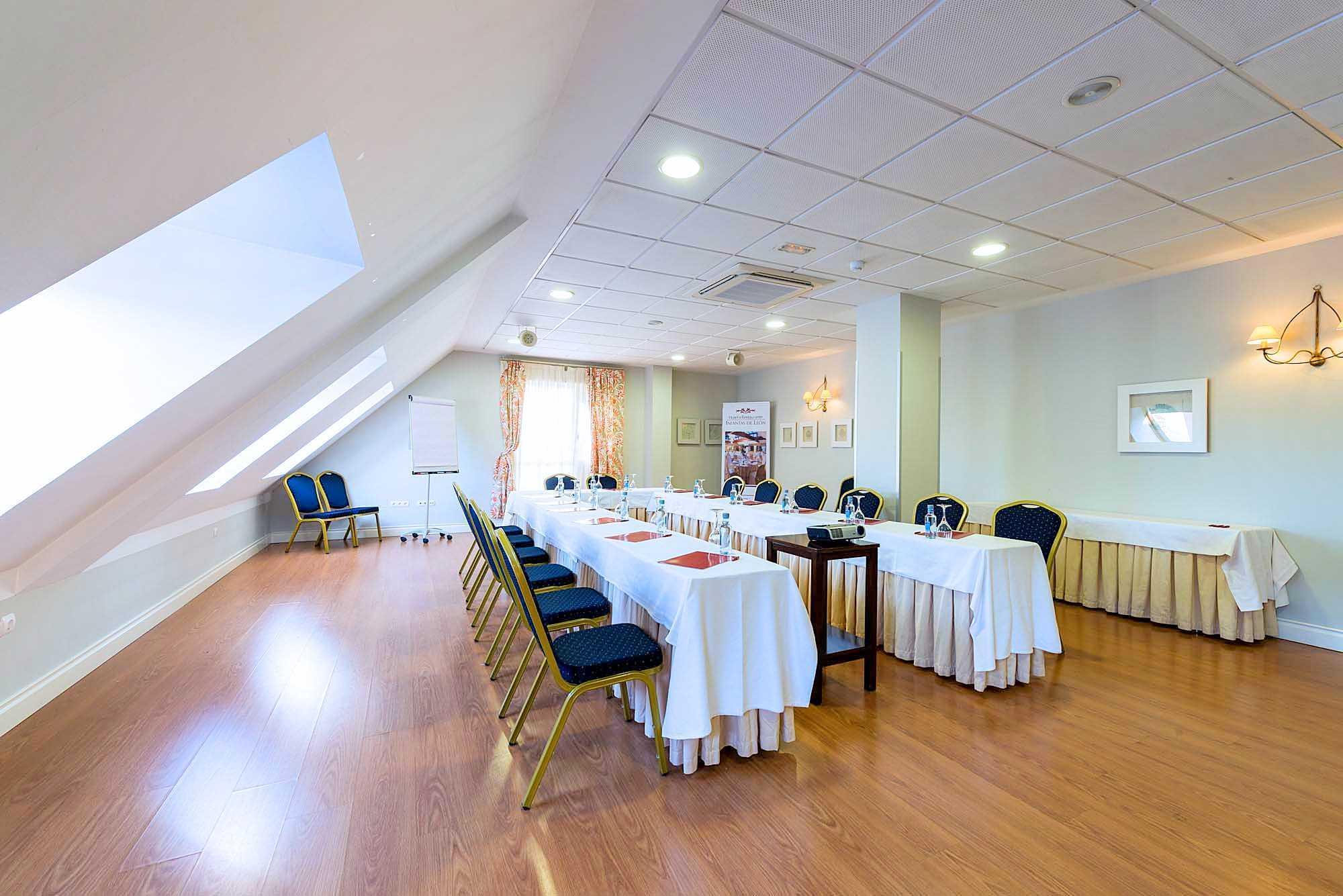 Fc Infantas De Leon Hotel Екстериор снимка