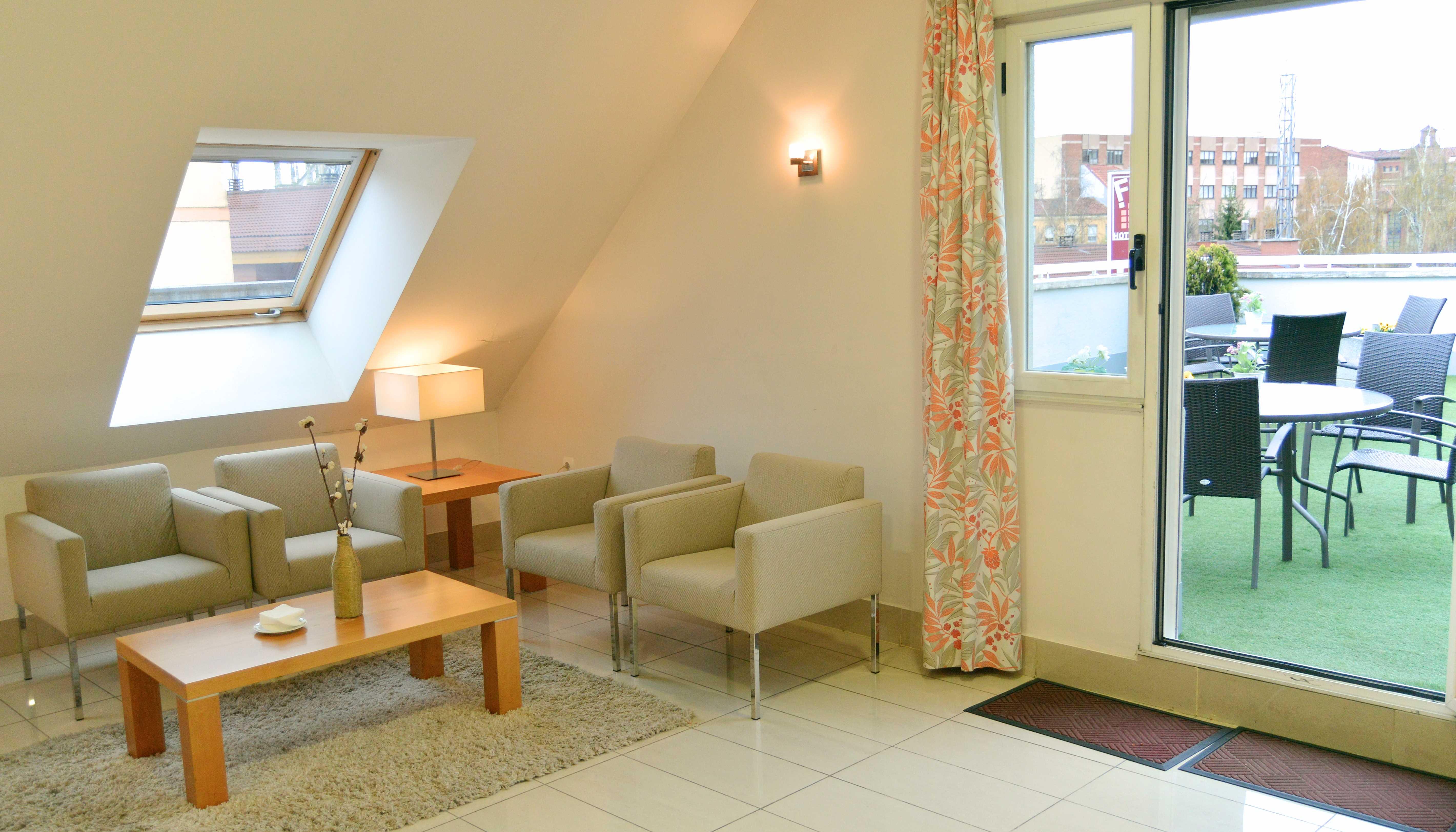 Fc Infantas De Leon Hotel Екстериор снимка