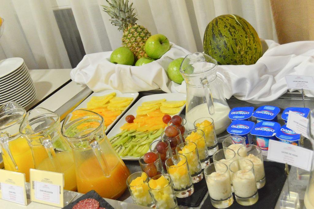 Fc Infantas De Leon Hotel Екстериор снимка